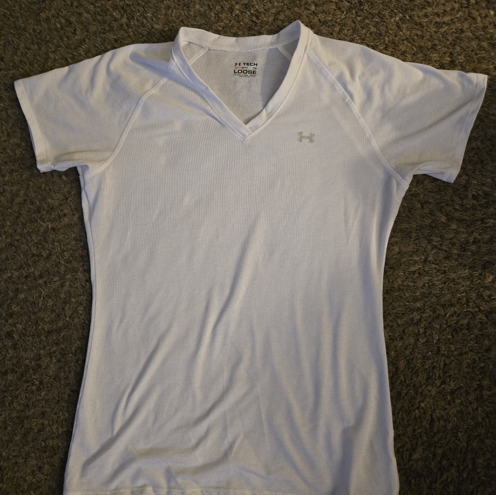 WOMENS UNDER ARMOUR GOLF TEE